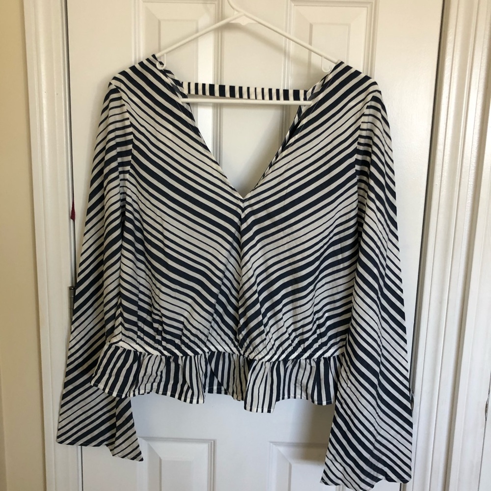 Express Bell sleeve blouse